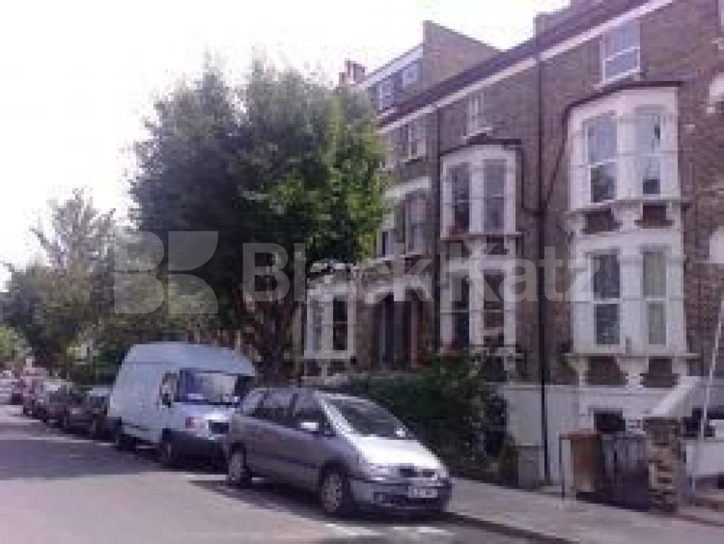 			Viewings Recommended, 3 Bedroom, 1 bath, 1 reception Flat			 ST JOHNS VILLAS, Archway
